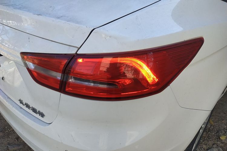 福特 福睿斯 2017款 改款 1.5L 手动舒适型车身外观9