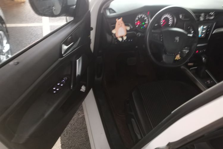 标致408 2018款 改款 350THP 自动豪华版中控内饰7003