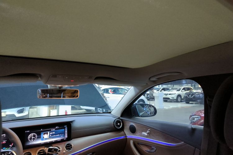奔驰E级 2020款 改款 E 260 L中控内饰22