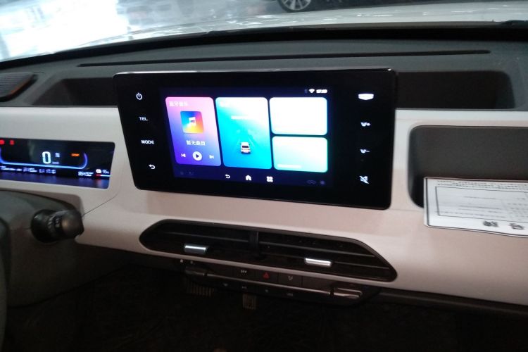 吉利银河 2023款 熊猫mini 200km 耐力熊中控内饰16