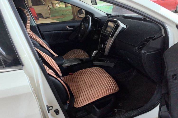 纳智捷 优6 SUV 2017款 1.8T 科技超值型局部细节41