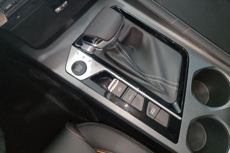 长安欧尚X7 PLUS 2022款 1.5T 蓝鲸版自动尊贵型 7座中控内饰18