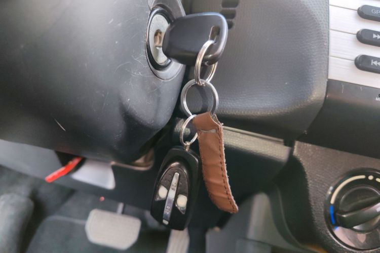 铃木 雨燕 2014款 1.5L 自动时尚型中控内饰11