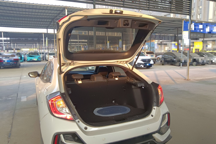 本田 思域 2021款 HATCHBACK 220TURBO CVT新锐控局部细节23