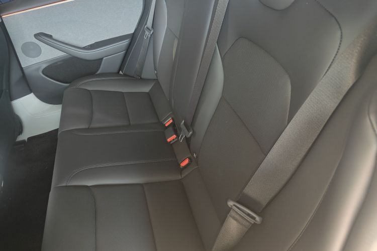 特斯拉 Model 3 2025款 后轮驱动版中控内饰7004