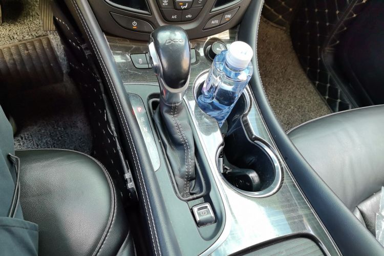 别克 昂科威 2019款 20T 两驱精英型 国VI中控内饰18