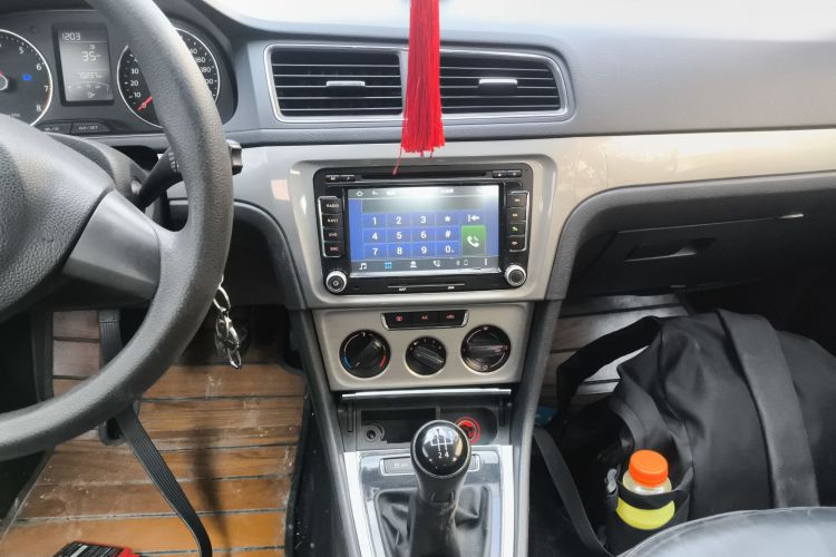 大众 朗逸 2013款 改款经典 1.6L 手动舒适版中控内饰16