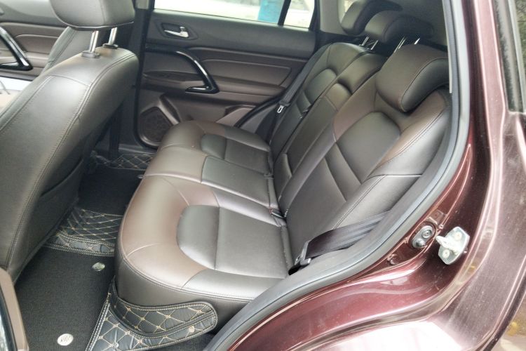 广汽传祺 传祺GS4 2017款 235T 自动两驱精英版中控内饰21