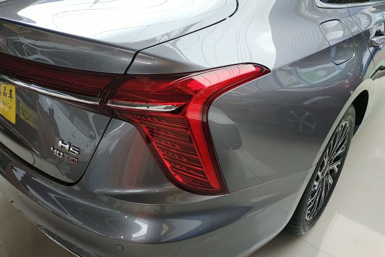 红旗H5 2024款 2.0T 自动智联旗畅版车身外观9