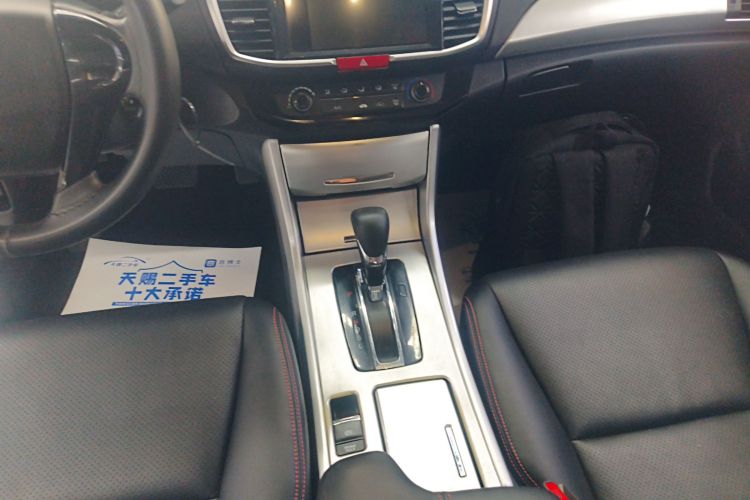 本田 雅阁 2016款 2.0L 舒适版中控内饰18