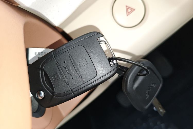 五菱汽车 宏光MINIEV 2024款 第三代 215km 青春版中控内饰11