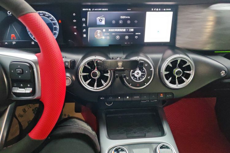 坦克300 2024款 2.0T 征服者中控内饰16