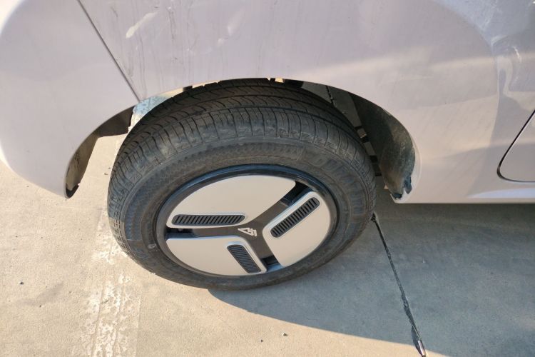 凌宝汽车 凌宝uni 2025款 微甜版 11.52kWh车身外观6008