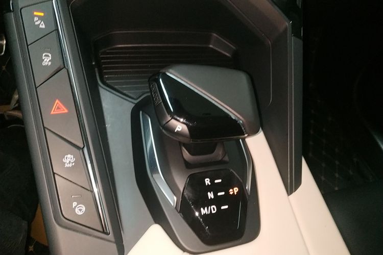 领克06 2020款 1.5T 耀Halo中控内饰18