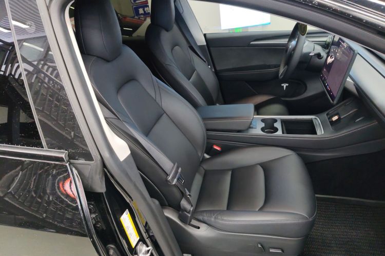 特斯拉 Model Y 2021款 标准续航后驱版局部细节41