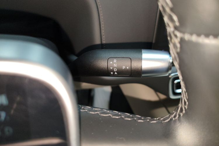 理想汽车 理想L9 2022款 Max局部细节18