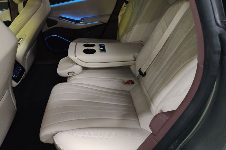 腾势Z9GT 2024款 1100四驱Ultra版中控内饰7004