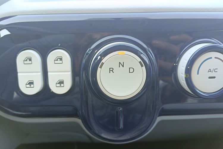 奔腾小马 2025款 222km 闪电马中控内饰18