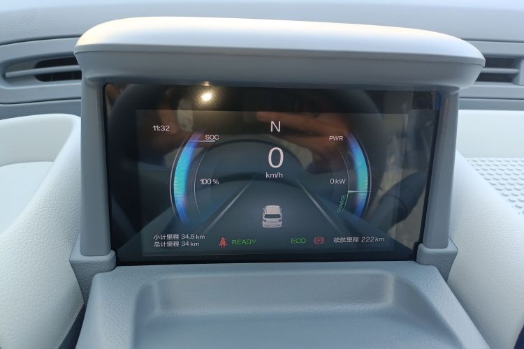 奔腾小马 2025款 222km 闪电马中控内饰14