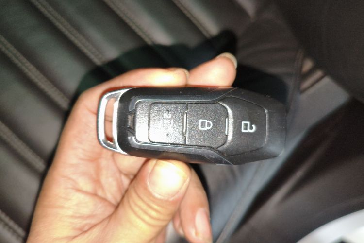 福特 蒙迪欧 2013款 2.0L GTDi200时尚型中控内饰7001