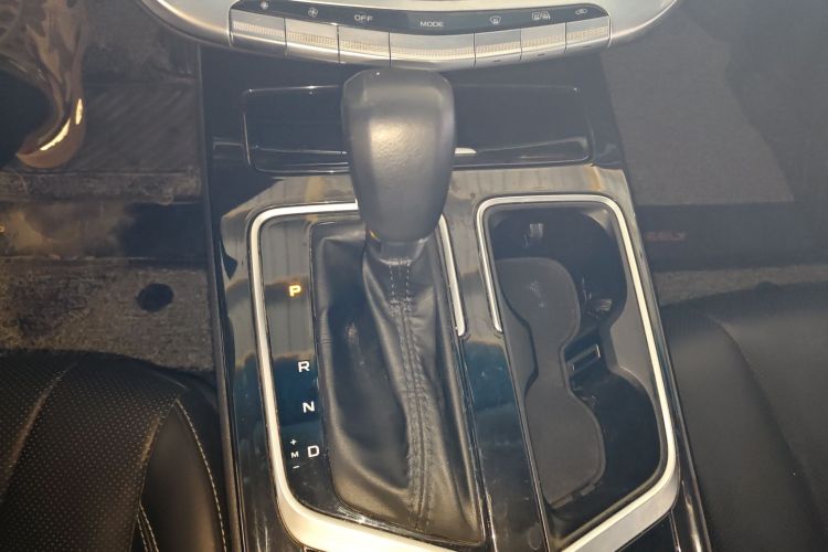 吉利汽车 博瑞 2020款 1.8T 领航版中控内饰18