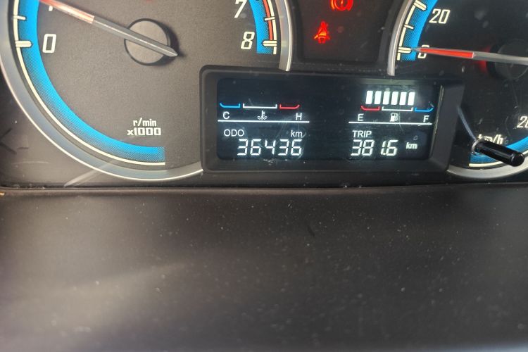 宝骏730 2014款 1.5L 手动舒适ESP版 7座中控内饰15