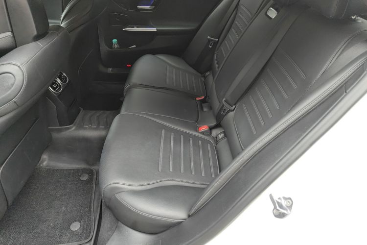 奔驰C级 2022款 C 200 L 运动版中控内饰21