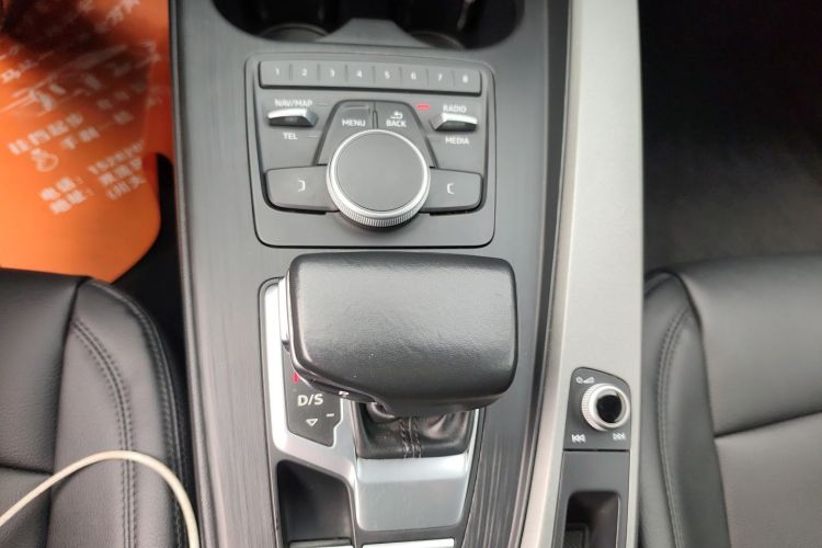 奥迪A4L 2019款 40 TFSI 进取型 国VI局部细节18