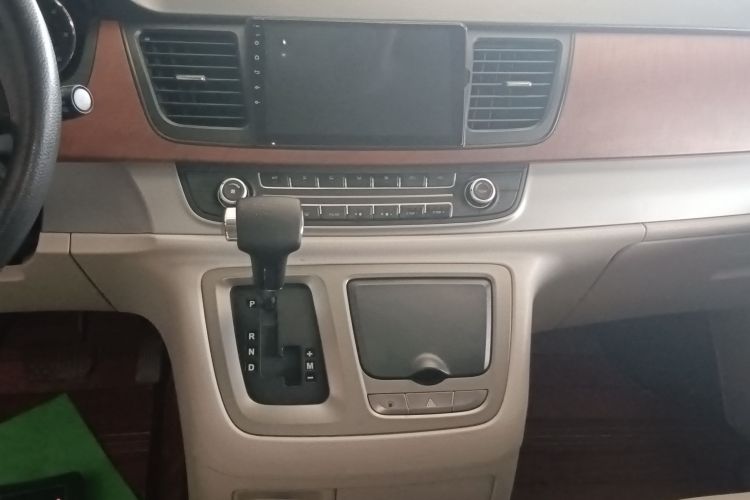 上汽大通MAXUS 大通G10 2016款 1.9T 自动精英版 柴油 国V局部细节16