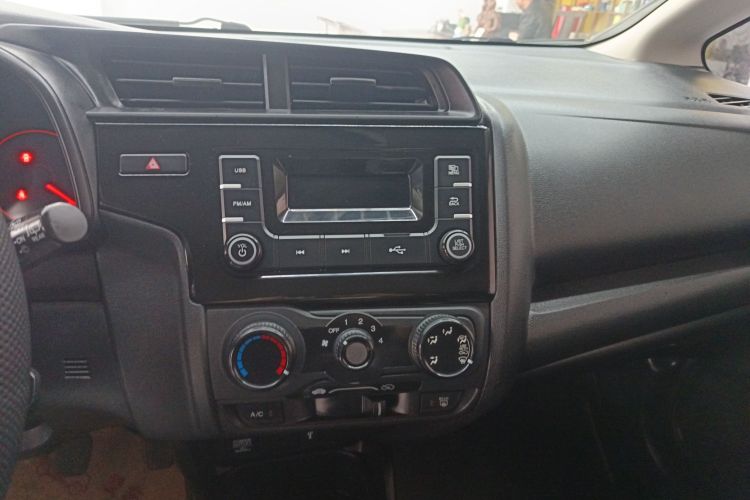 本田 飞度 2018款 1.5L 手动舒适版中控内饰16