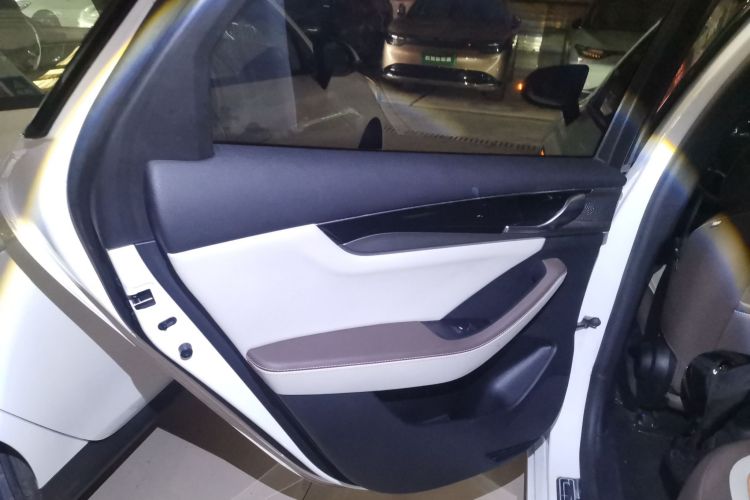 比亚迪 秦PLUS 2024款 荣耀版 EV 510KM领先型中控内饰49