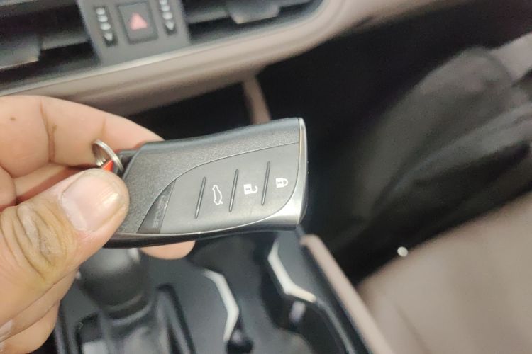 雷克萨斯ES 2025款 200 臻享版中控内饰11