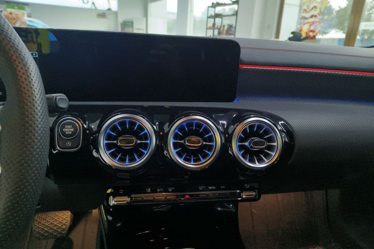 奔驰A级 2023款 A 200 L 时尚型中控内饰16