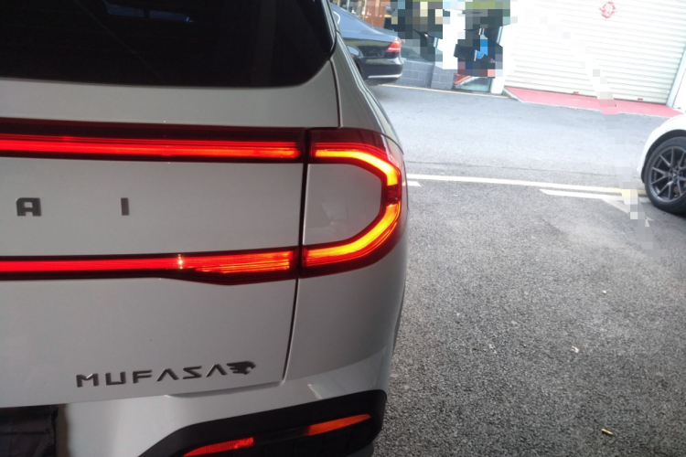 北京现代ix35 2023款 沐飒 2.0L 豪华版DLX车身外观9