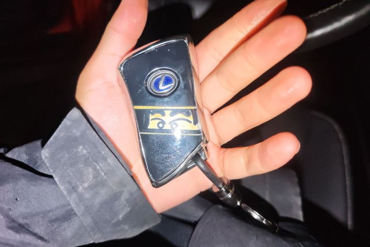 雷克萨斯UX新能源 2020款 300e 纯·悦版中控内饰11