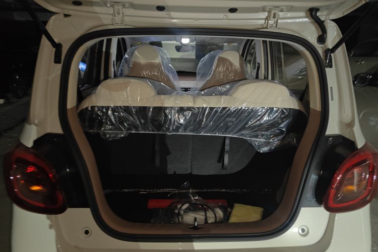 五菱汽车 宏光MINIEV 2025款 四门版 进阶款机舱底盘23