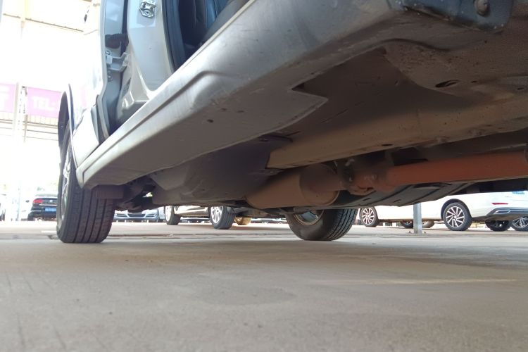 哈弗H6 2014款 运动版 2.4L 自动精英型机舱底盘29