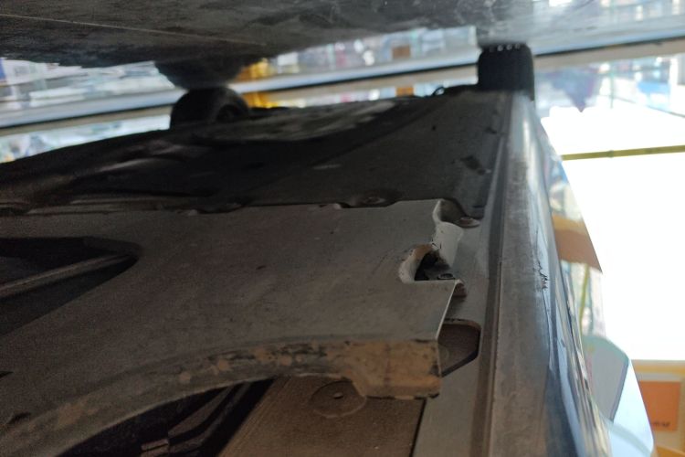 宝马5系 2022款 改款 525Li M运动套装局部细节9002