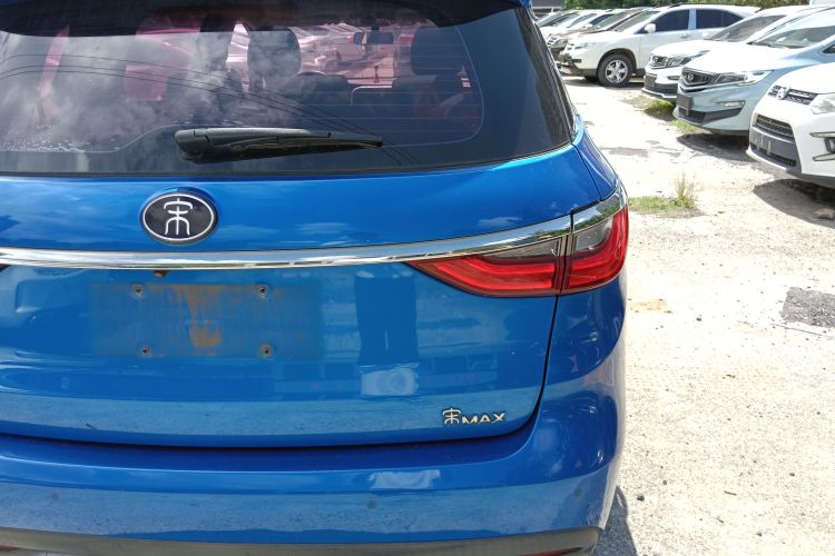 比亚迪 宋MAX 2017款 1.5T 自动智联精英型 7座车身外观9