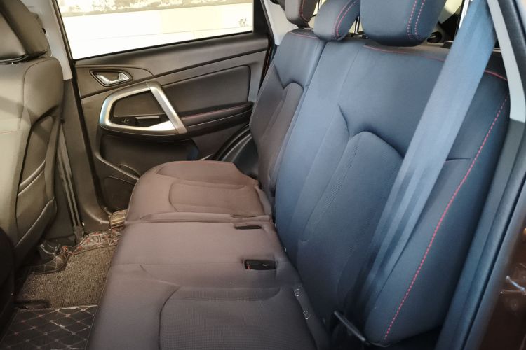 奇瑞 瑞虎5 2017款 1.5T 手动舒适版中控内饰21