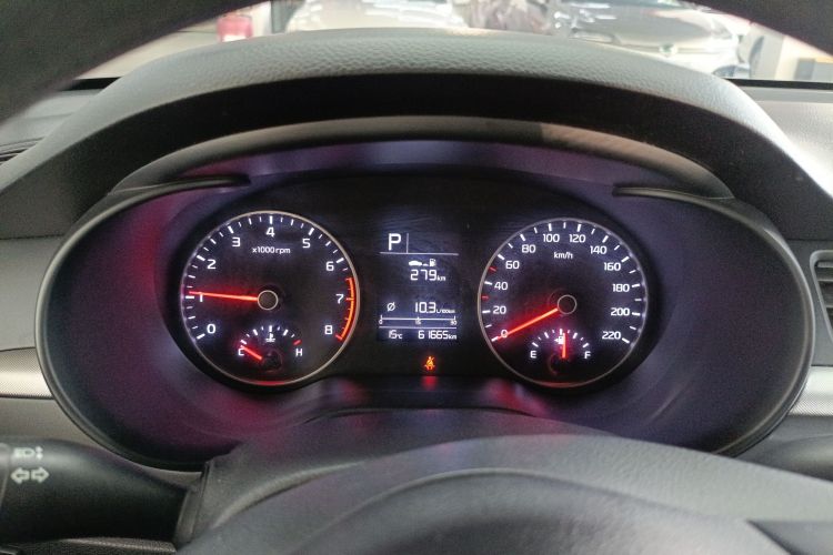 起亚K2 2017款 三厢 1.4L AT GLS中控内饰14