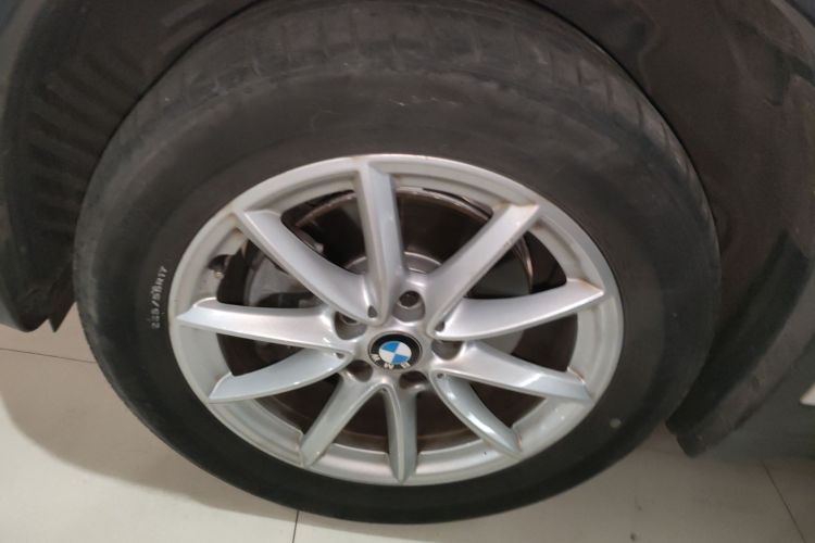 宝马X1 2019款 sDrive18Li 时尚型车身外观6007