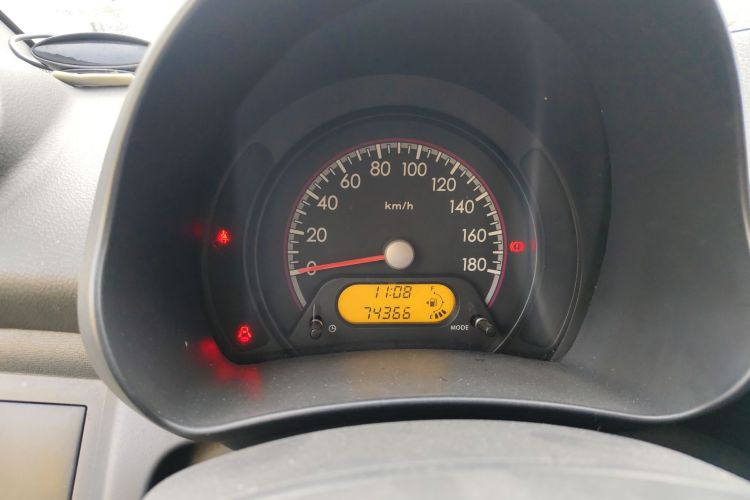 铃木 奥拓 2013款 改款 1.0L 手动舒适型局部细节14