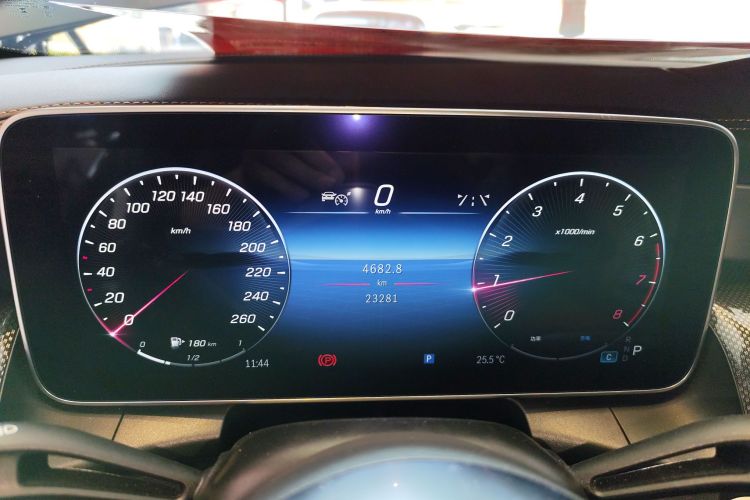 奔驰GLC 2023款 改款 GLC 260 L 4MATIC 动感型 5座中控内饰14