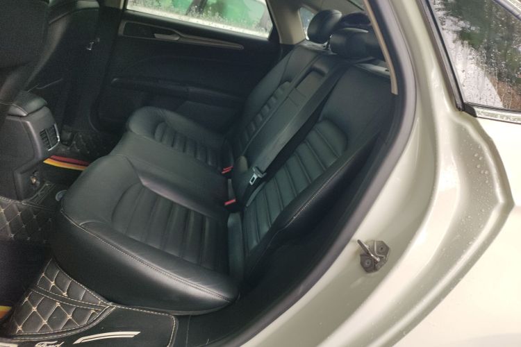 福特 蒙迪欧 2017款 EcoBoost 180 时尚型中控内饰7004