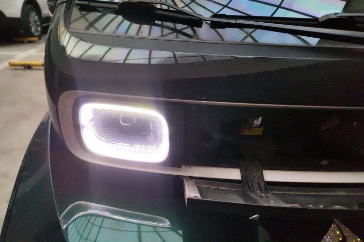 宝骏KiWi EV 2022款 设计师轻享版 三元锂局部细节9006