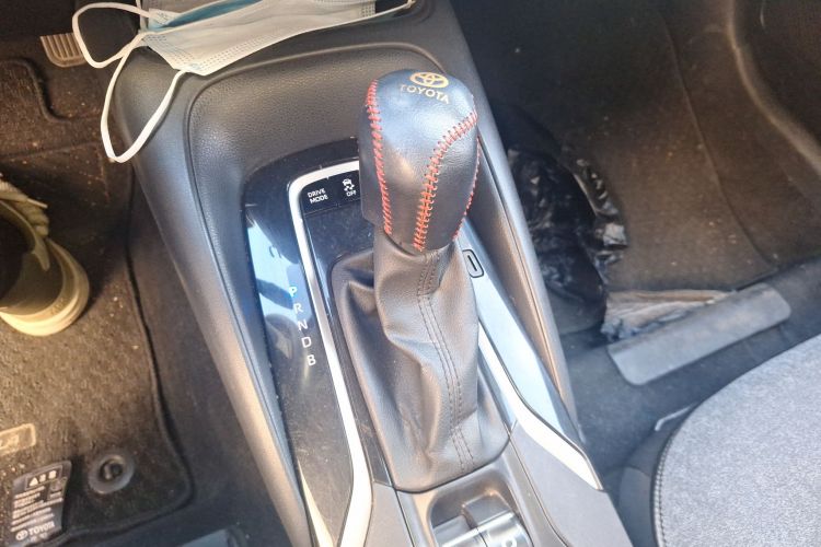 丰田 卡罗拉 2021款 双擎 1.8L E-CVT精英版中控内饰18