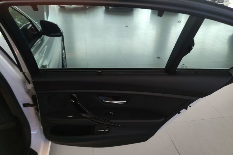 宝马3系 2017款 320Li 时尚型中控内饰7006