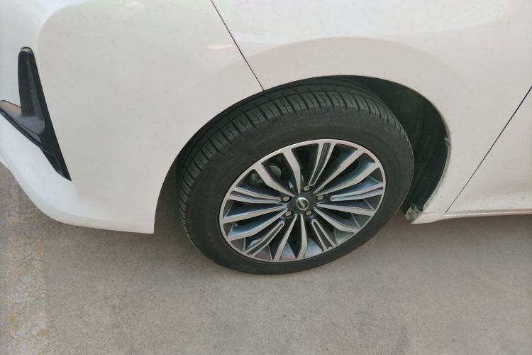 广汽传祺 传祺M6 2019款 270T 自动尊贵版（七座）国V车身外观6007