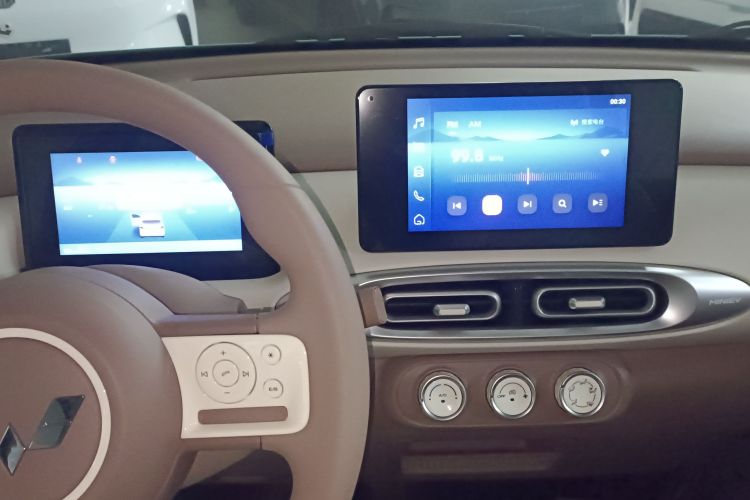 五菱汽车 宏光MINIEV 2025款 四门版 臻享+款中控内饰16